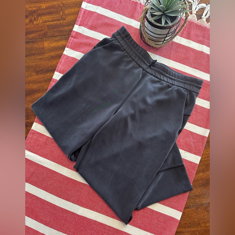 Lululemon Softstreme High-Rise Straight Leg Cropped Pant
